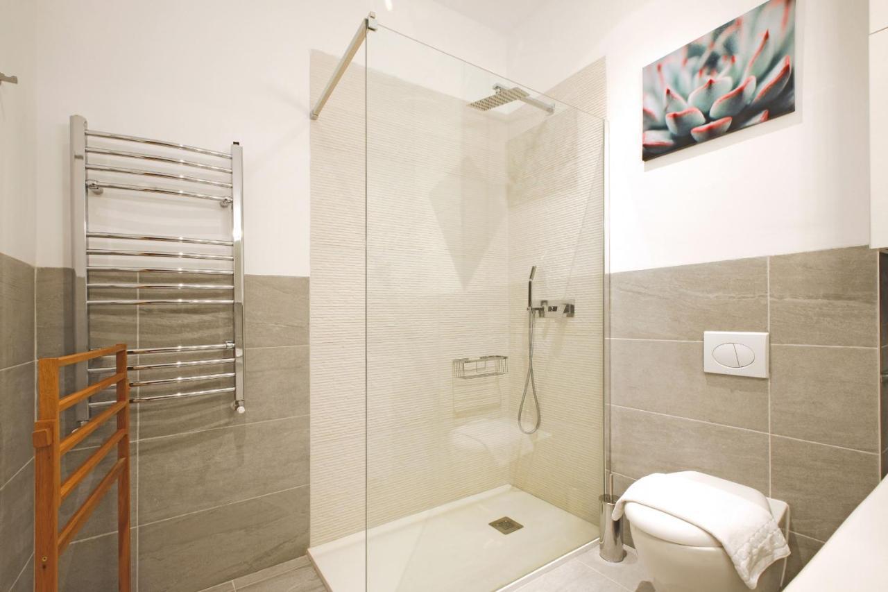 Apartmán Reina Sofia Boutique I Madrid Exteriér fotografie